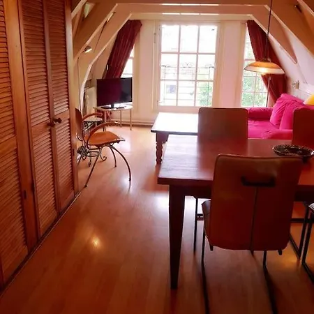 Tatil Evi The Old Canal House Studio, Right In Center *